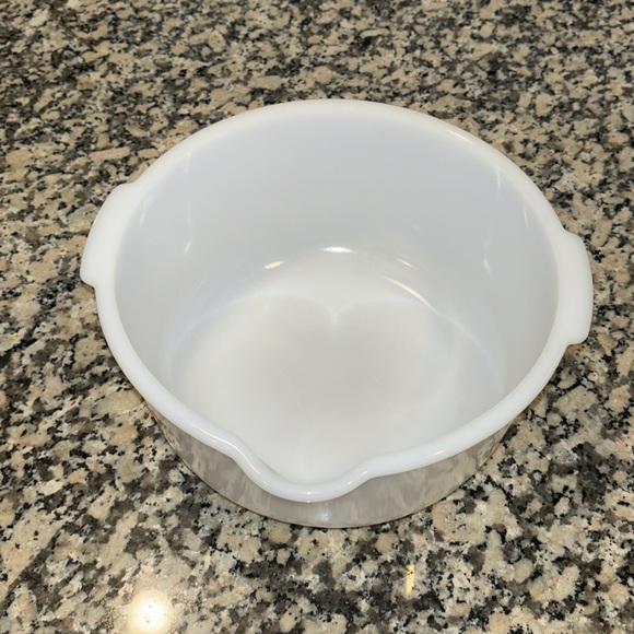 Vtg GlassBake 9 Made for Sunbeam White Glass Mixing Bowl 9” x 4 1/2” pour spout - Picture 3 of 16